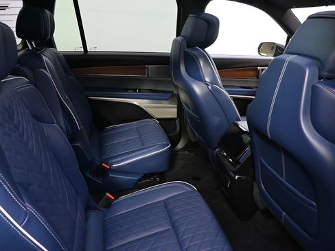 New 2026 Cadillac Vistiq Premium Luxury w/ LPO, Floor Liner Package AWD/4WD image 18