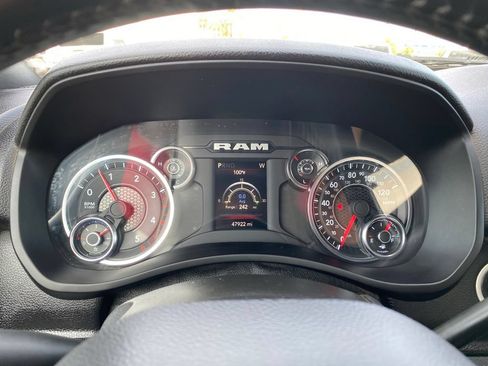 Used 2024 RAM 2500 Big Horn AWD/4WD image 28