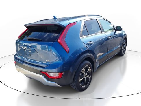 Used 2024 Kia Niro EX FWD image 9