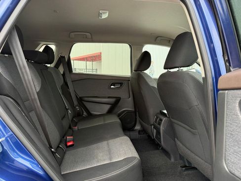 Used 2023 Nissan Rogue SV image 13