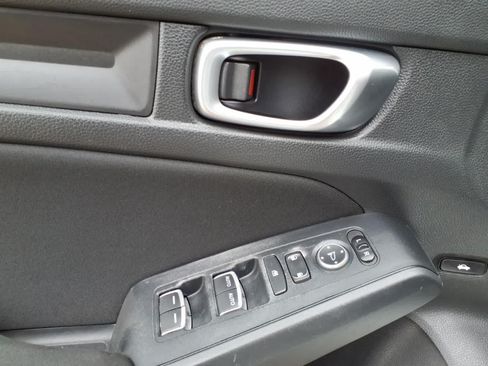 Used 2023 Honda Civic Sport image 12