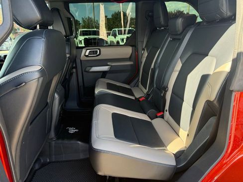Used 2023 Ford Bronco Wildtrak AWD/4WD image 25