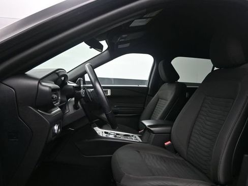Used 2020 Ford Explorer XLT w/ Comfort Package AWD/4WD image 10