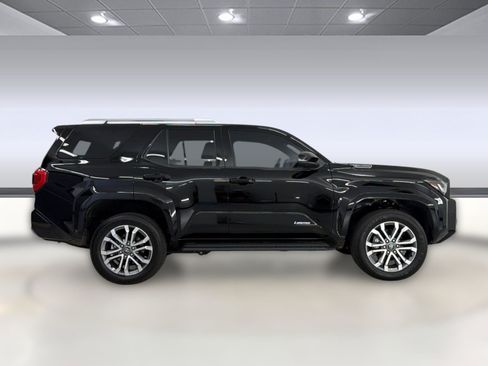 Used 2025 Toyota 4Runner Limited AWD/4WD image 8