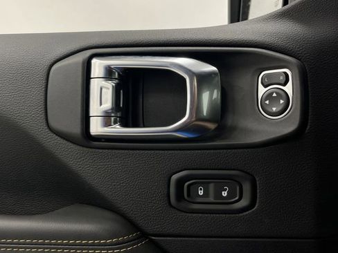 New 2025 Jeep Wrangler Unlimited Rubicon 392 image 30