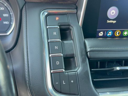 Used 2021 Chevrolet Tahoe LT w/ LT Signature Package RWD image 21