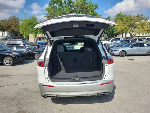 Used 2023 Buick Enclave Essence image 15