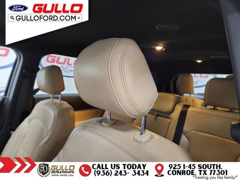 Used 2017 Ford Explorer Limited image 17