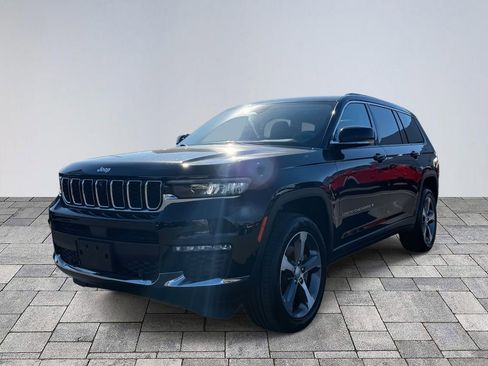 Used 2023 Jeep Grand Cherokee L Limited w/ Luxury Tech Group II image 3