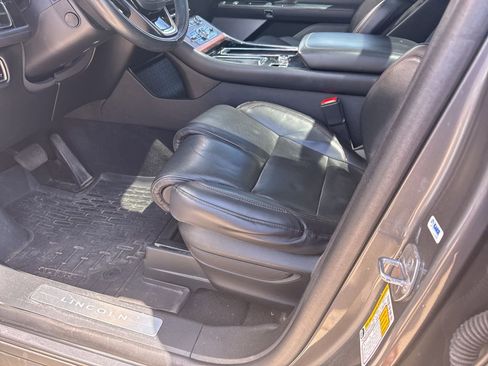 Used 2023 Lincoln Aviator Reserve w/ Equipment Group 201A image 7