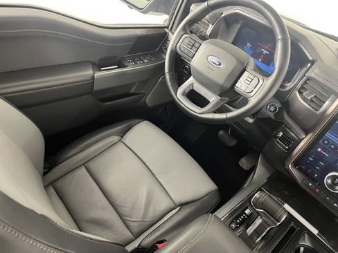 Used 2023 Ford F150 Lightning Lariat image 9