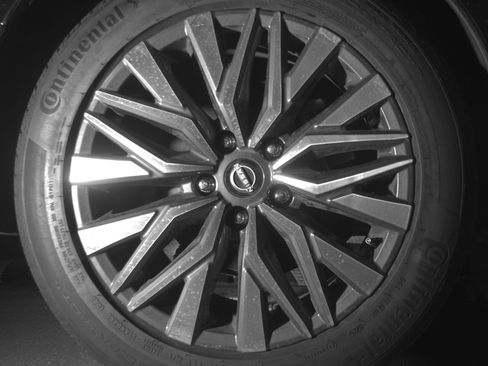 Used 2025 Nissan Altima 2.5 SV FWD image 15