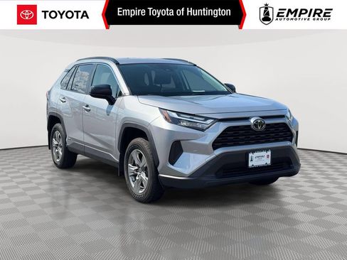 Used 2025 Toyota RAV4 LE AWD/4WD image 1