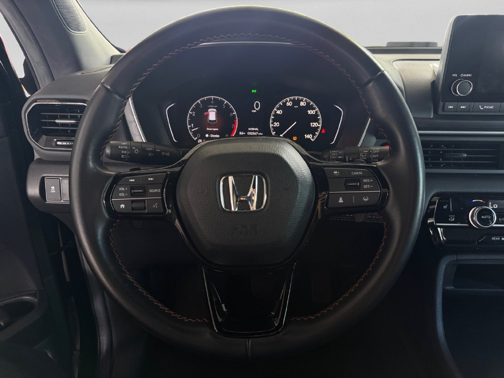 Used 2025 Honda Pilot Sport image 12