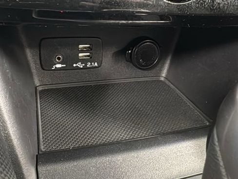 Certified 2023 Subaru Forester Limited image 33