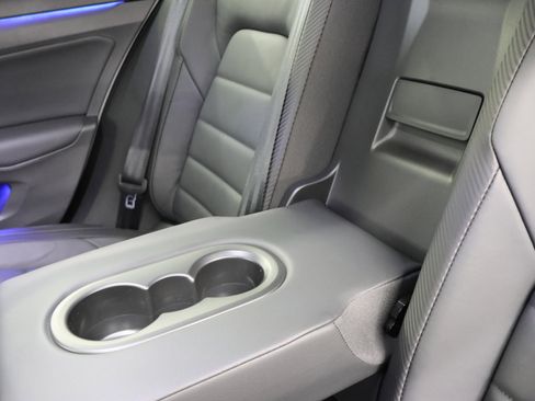 Used 2024 Volkswagen Golf R image 33