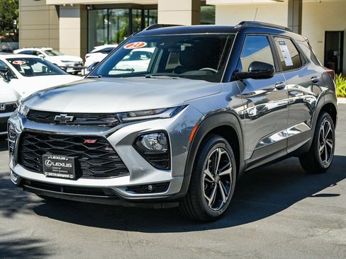 Used 2023 Chevrolet TrailBlazer RS FWD image 3