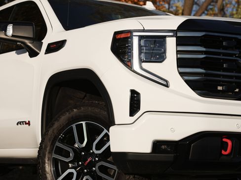 New 2026 GMC Sierra 1500 AT4 w/ AT4 Premium Package image 2