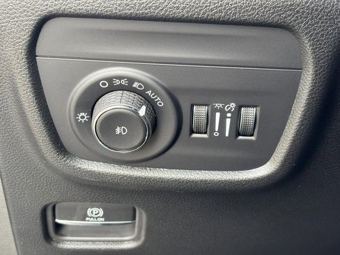 New 2025 Jeep Grand Cherokee L Limited w/ Trailer Tow Package image 15