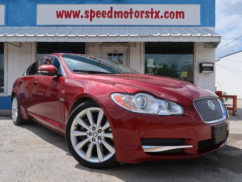 Used 2011 Jaguar XF Premium RWD image 2