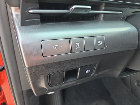 Used 2024 Hyundai Kona SEL AWD/4WD image 17