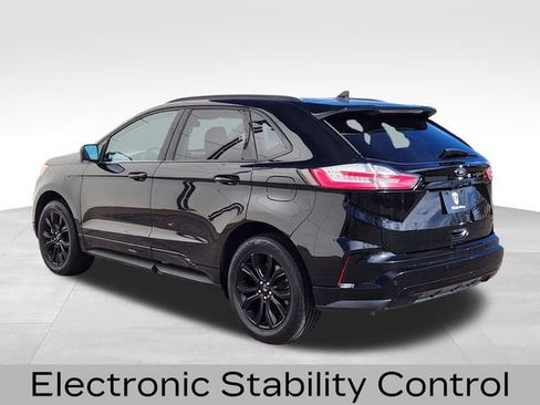 Certified 2023 Ford Edge SE w/ Black Appearance Package image 8