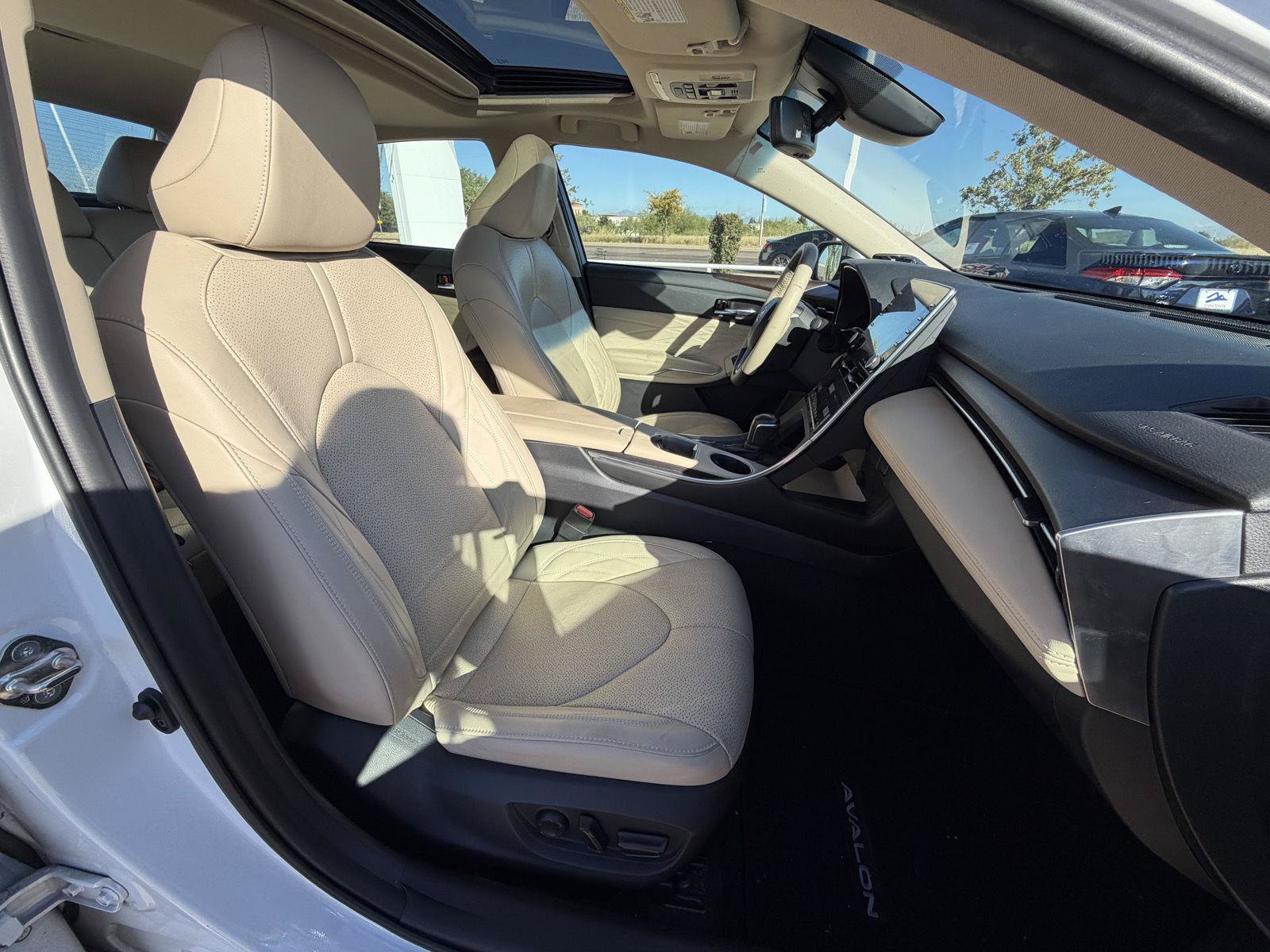 Used 2020 Toyota Avalon Limited w/ Advanced Safety Package FWD image 28