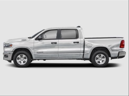 Used 2025 RAM 1500 Big Horn AWD/4WD image 3