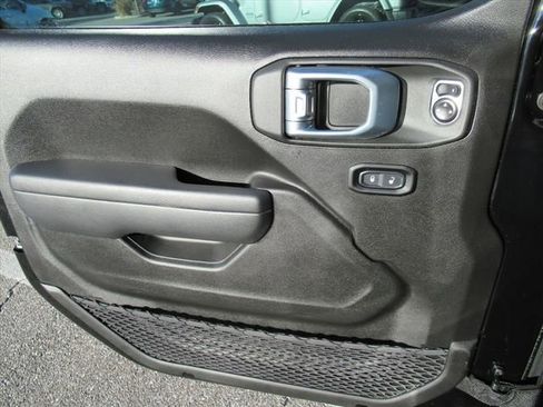 Certified 2024 Jeep Wrangler Sport S image 18