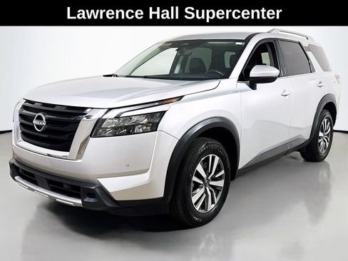 Used 2025 Nissan Pathfinder SL FWD image 1