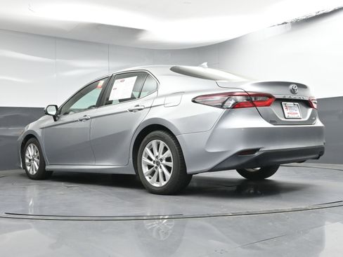 Certified 2021 Toyota Camry LE image 28