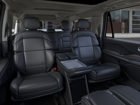 New 2025 Lincoln Navigator L Reserve AWD/4WD image 11