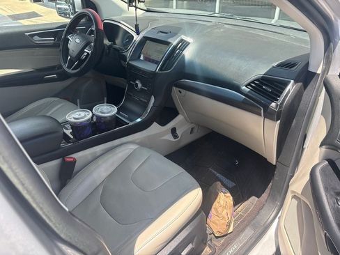 Used 2019 Ford Edge Titanium w/ Equipment Group 301A FWD image 6