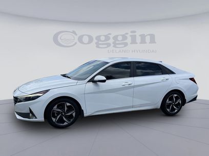 Used 2022 Hyundai Elantra SEL w/ Convenience + Premium Package