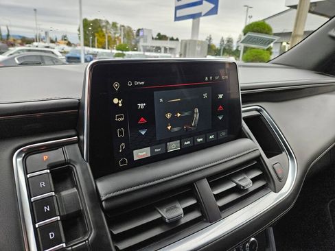 Used 2024 GMC Yukon XL SLE image 24