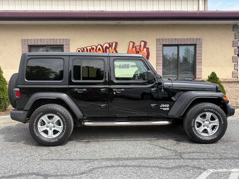 Used 2020 Jeep Wrangler Unlimited Sport S AWD/4WD image 31