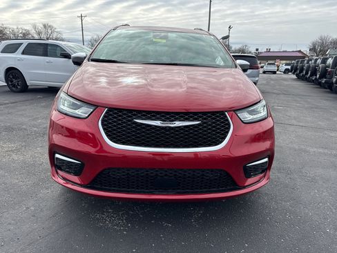 New 2026 Chrysler Pacifica Pinnacle image 2