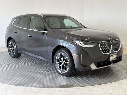Used 2025 BMW X3 xDrive30i w/ Premium Package AWD/4WD image 7