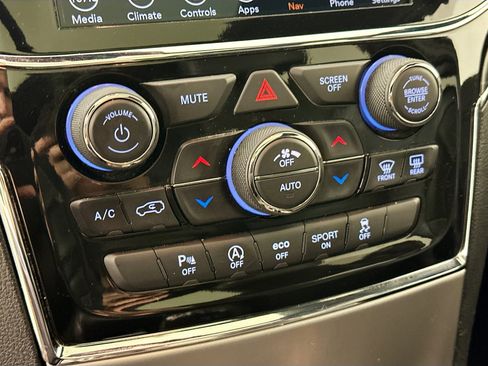 Certified 2021 Jeep Grand Cherokee Limited w/ Luxury Group II AWD/4WD image 20