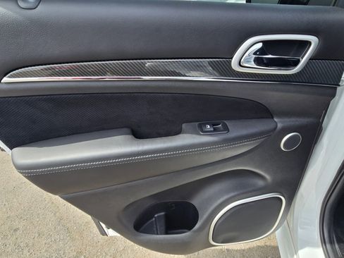 Used 2019 Jeep Grand Cherokee SRT image 14