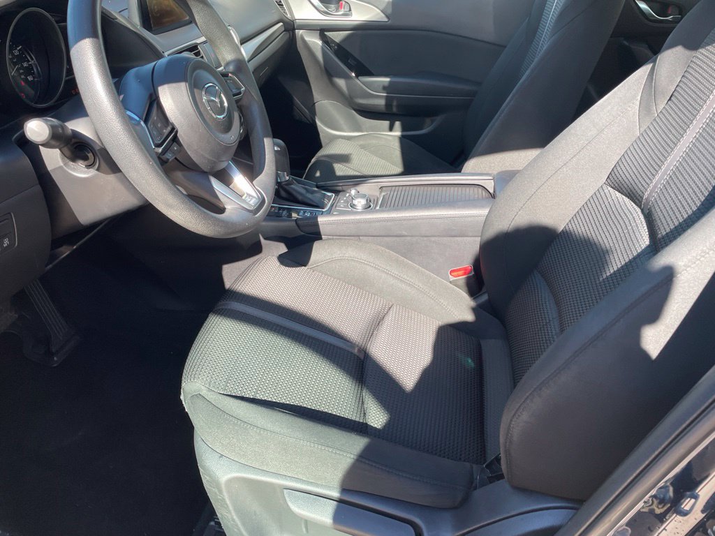 Used 2018 MAZDA MAZDA3 Sport w/ Preferred Equipment Package FWD image 9