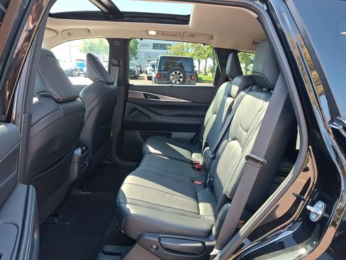 Certified 2023 INFINITI QX60 Luxe w/ Cargo Package AWD/4WD image 11