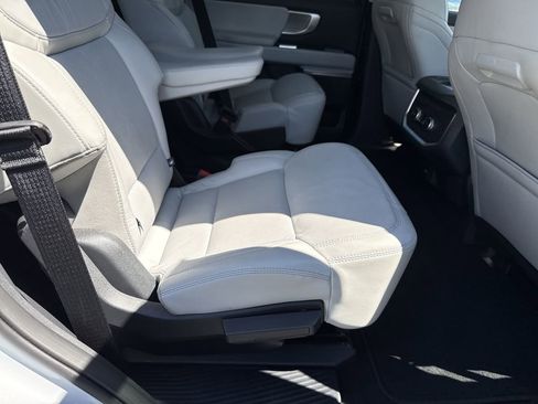 Used 2025 Ford Expedition Platinum AWD/4WD image 15