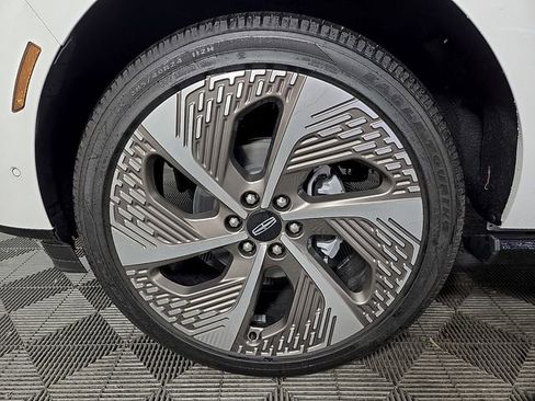 New 2025 Lincoln Navigator L Black Label image 9