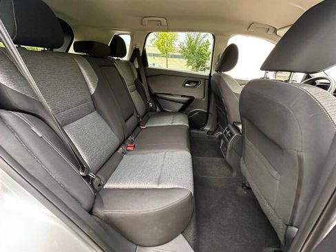 Used 2021 Nissan Rogue SV image 25