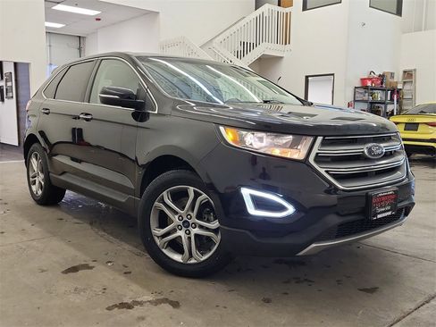 Used 2017 Ford Edge Titanium image 2