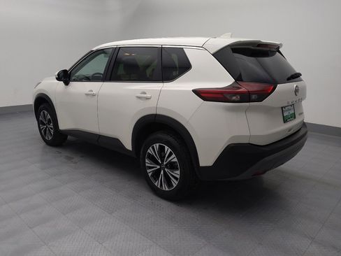 Used 2023 Nissan Rogue SV image 3