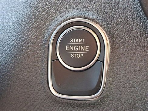 Used 2025 Mercedes-Benz Sprinter 2500 image 22