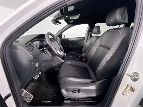Used 2024 Volkswagen Tiguan SE R-Line image 20