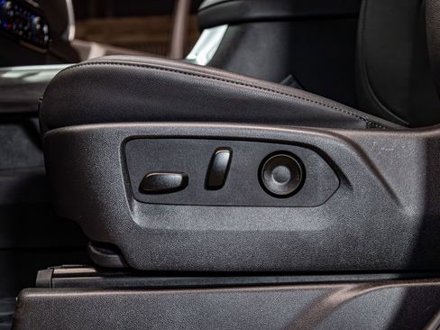 Used 2025 Chevrolet Silverado 2500 LTZ w/ LTZ Plus Package AWD/4WD image 25